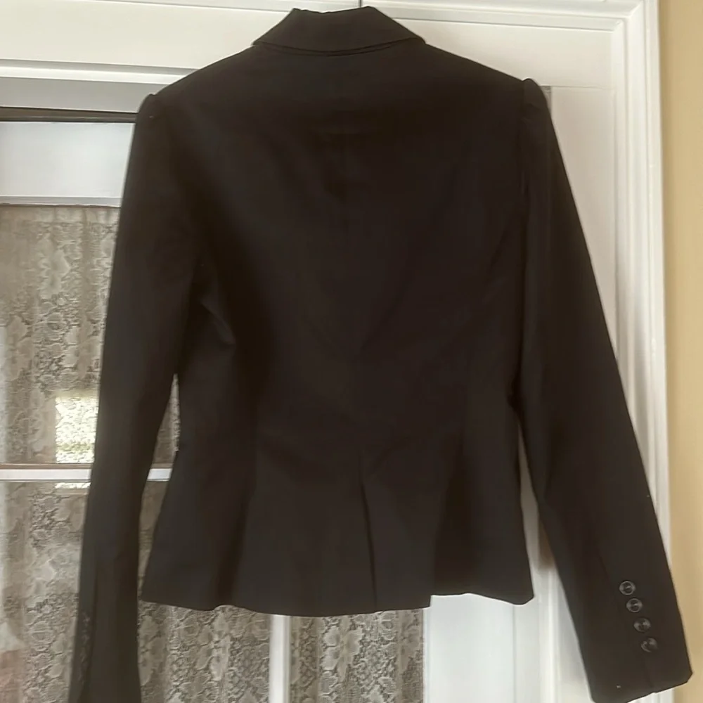 H&M black blazer.  Size 8 - Picture 2 of 3